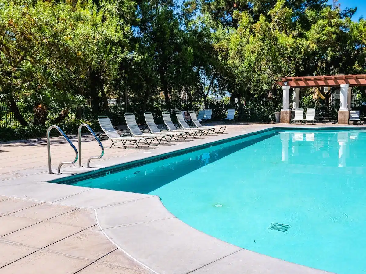 piscine  extérieur